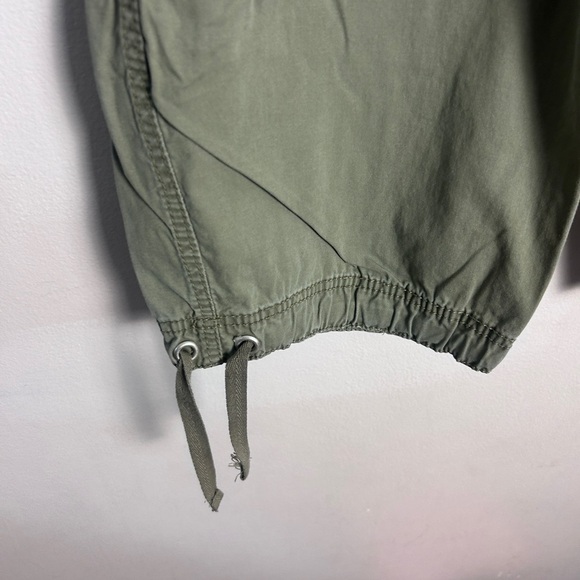 Liz Claiborne Green Cargo Pants Relaxed Fit - Picture 2 of 7
